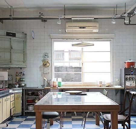 City Hut 1828 Tainan Exterior photo